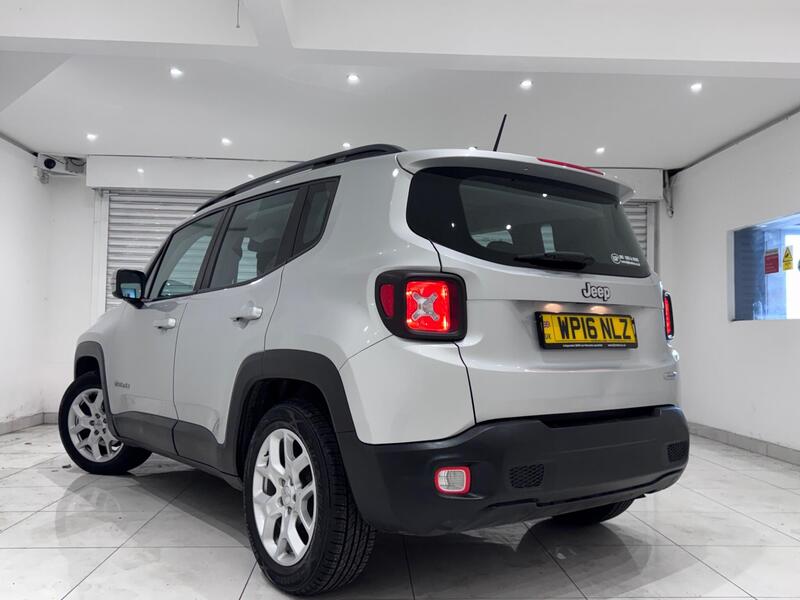 Jeep Renegade view 4