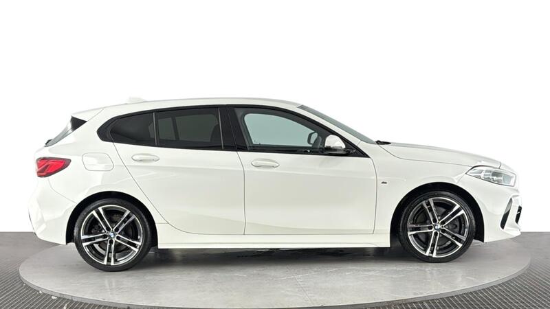 BMW 1 Series view 3