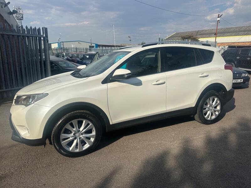 Toyota Rav4 view 4