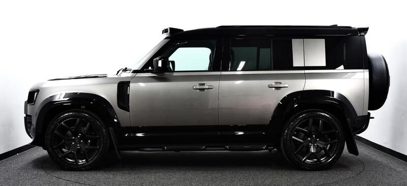 Land Rover Defender view 4