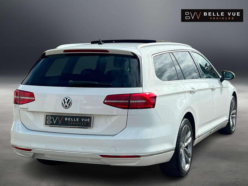 Volkswagen Passat view 3