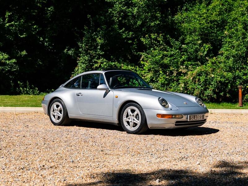 Porsche 911 view 5