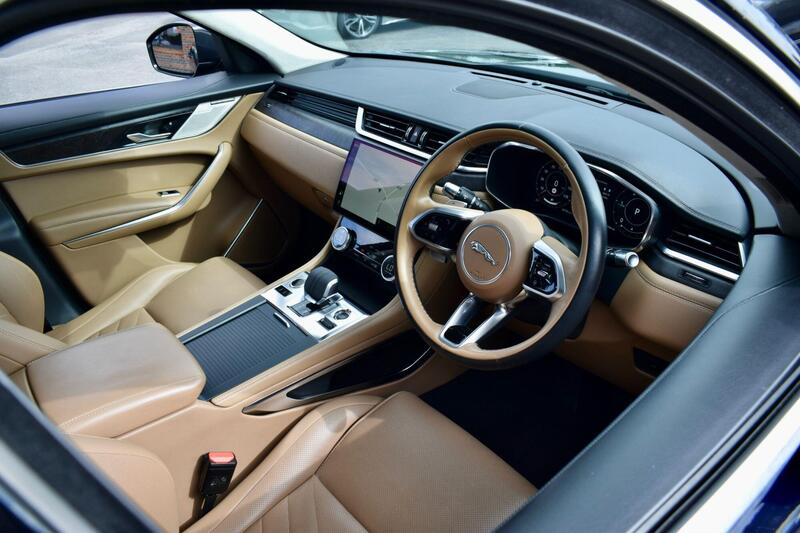 Jaguar F-Pace view 3