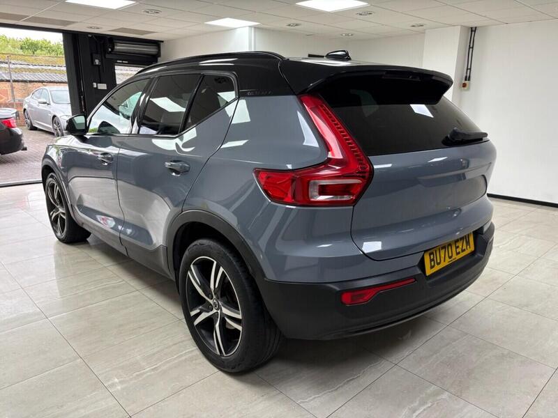 Volvo XC40 view 5