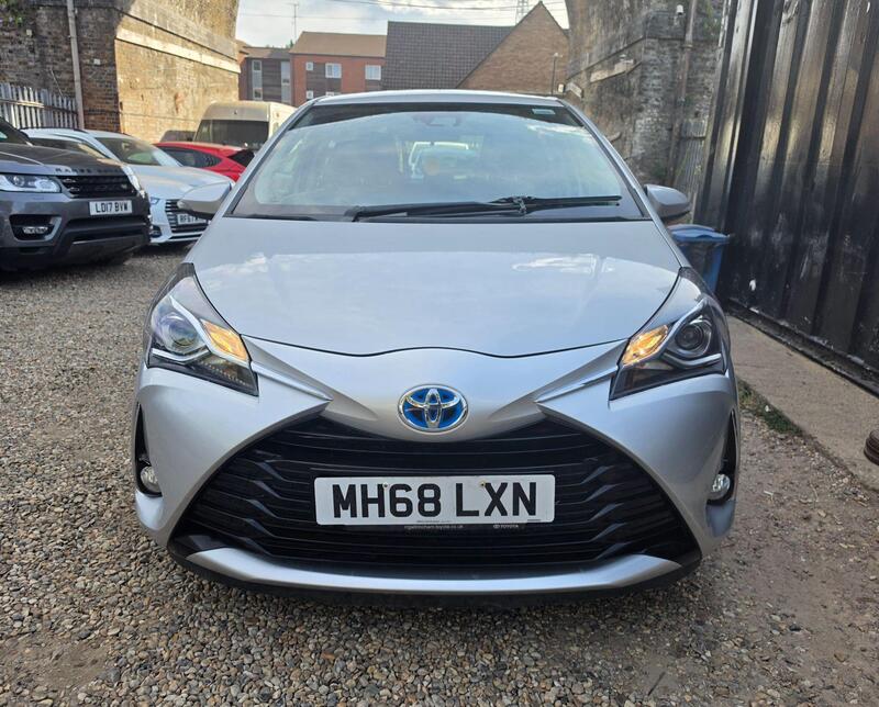 Toyota Yaris 1.5 VVT-h Icon Tech E-CVT Euro 6 (s/s) 5dr thumbnail 2