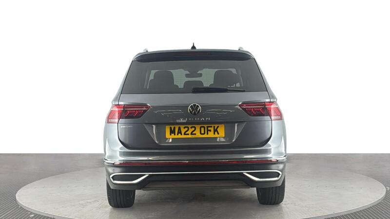 Volkswagen Tiguan Allspace view 5