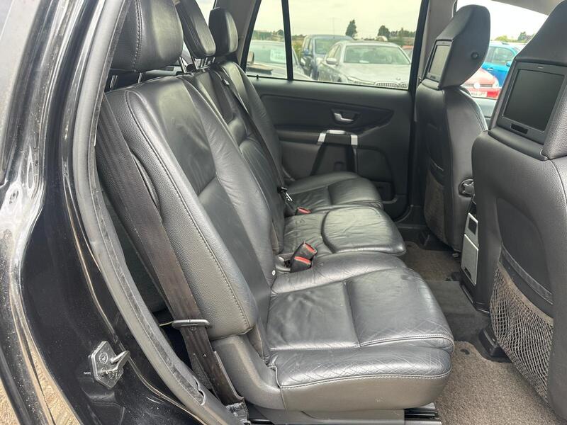 Volvo XC90 view 10