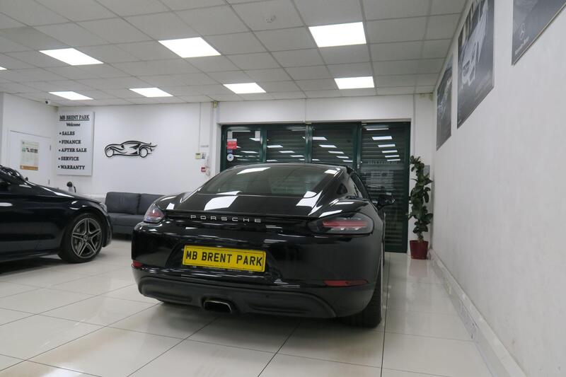 Porsche 718 Cayman view 6
