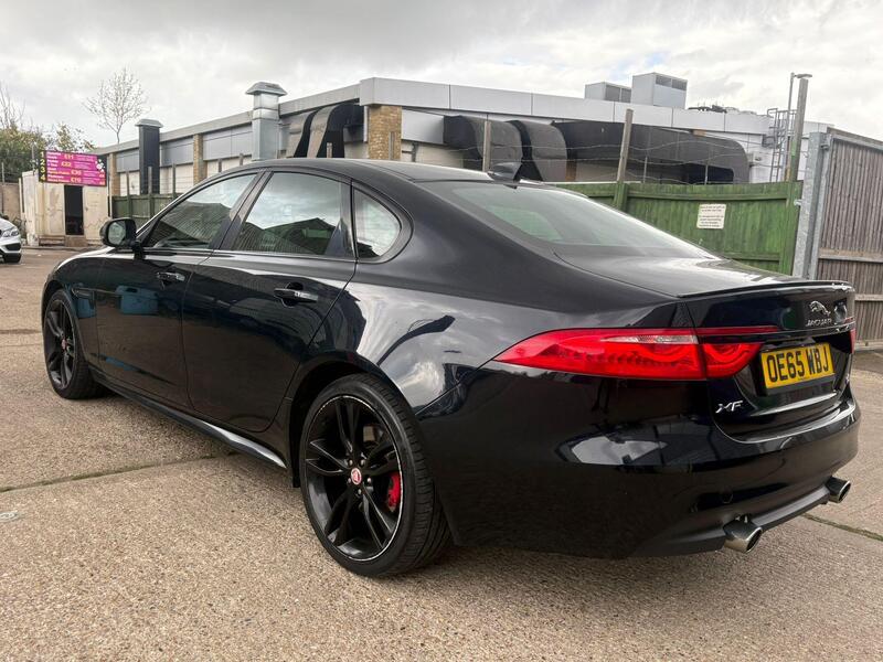 Jaguar XF view 4