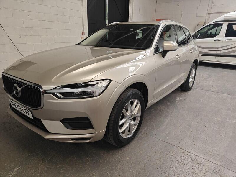 Volvo XC60 view 3