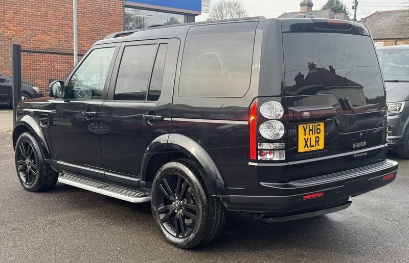 Land Rover Discovery 4 view 3