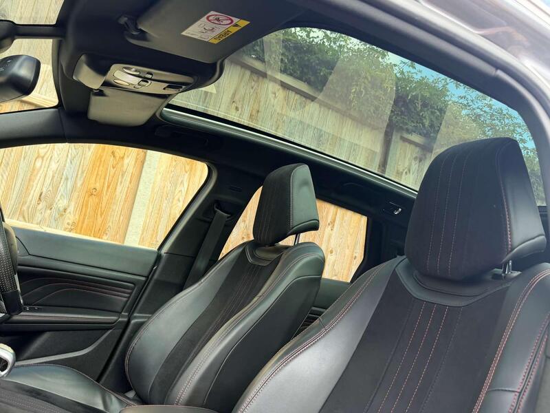 Peugeot 308 SW view 2