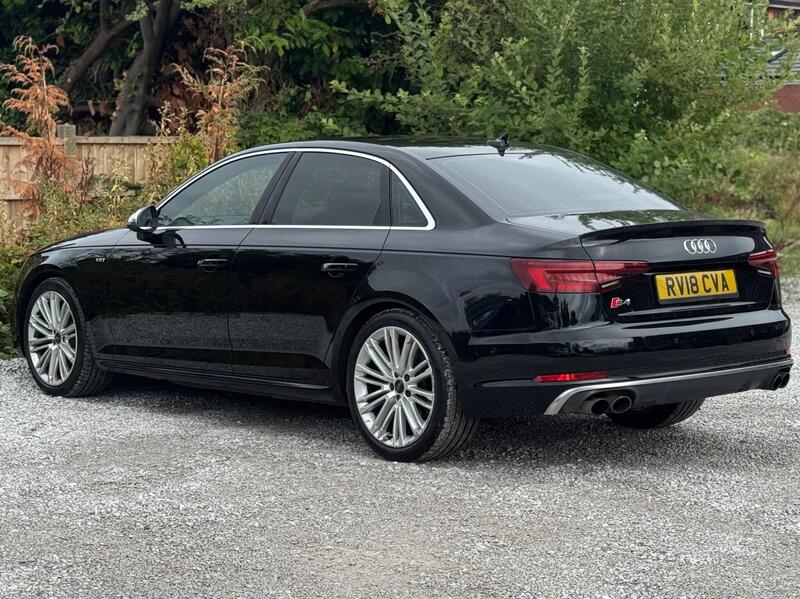 Audi S4 view 7