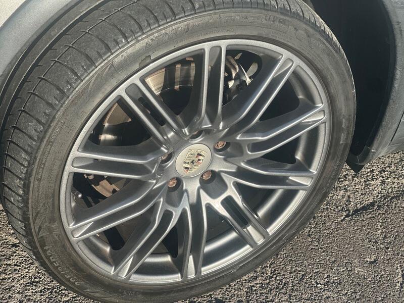 Porsche Cayenne view 34