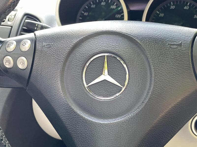 Mercedes-Benz SLK view 12