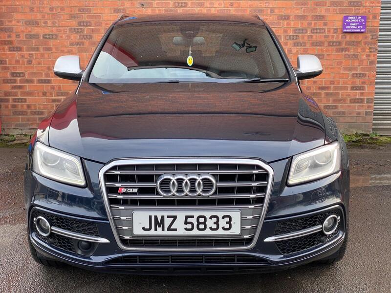 Audi SQ5 view 3
