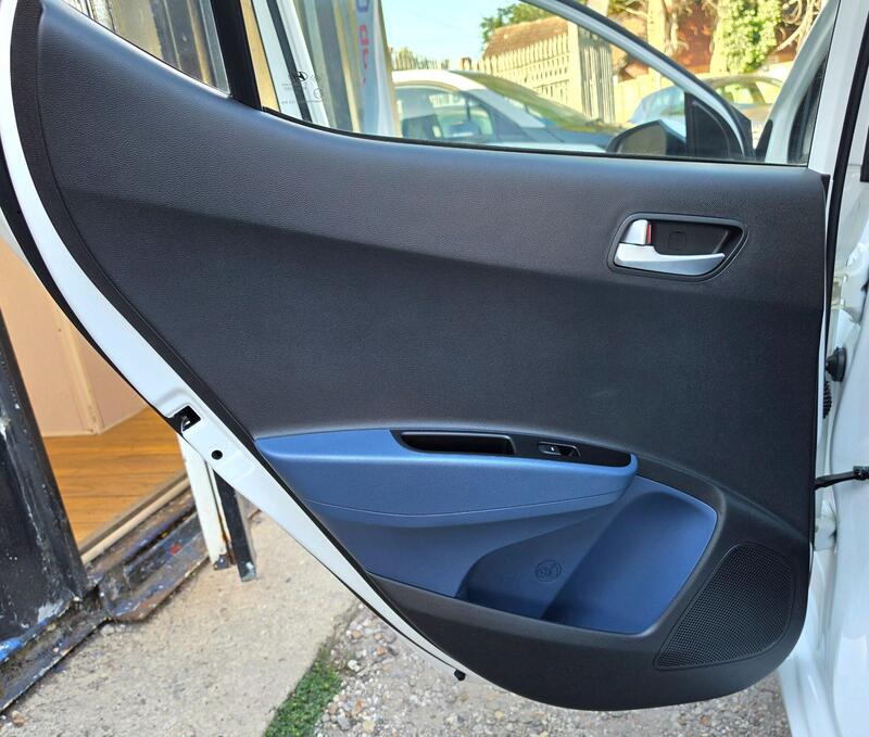 Hyundai i10 1.2 Premium SE Auto Euro 6 5dr thumbnail 18