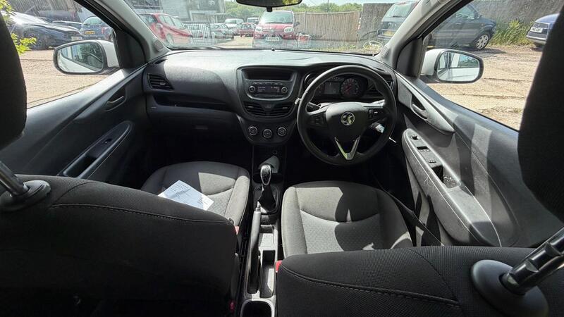 2017 Vauxhall Viva — photo 11