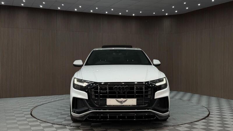 Audi Audi Q8 view 4