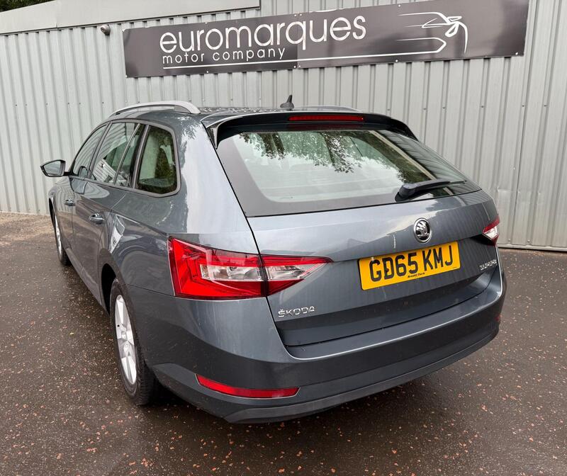 Skoda Superb view 6