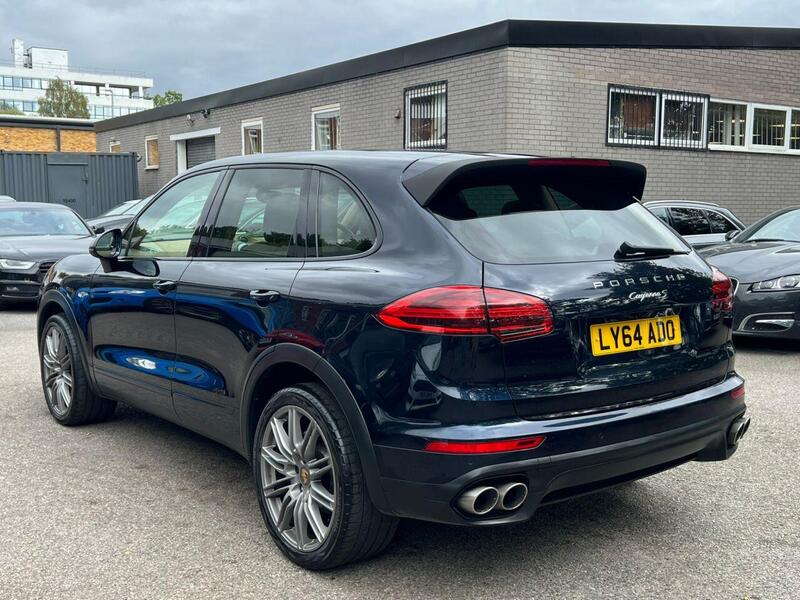 Porsche Cayenne view 4
