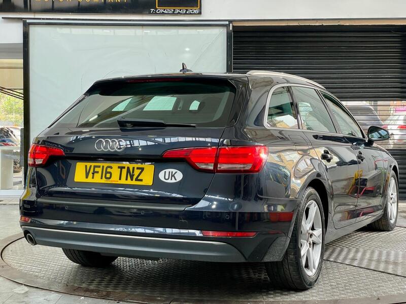 Audi A4 view 4