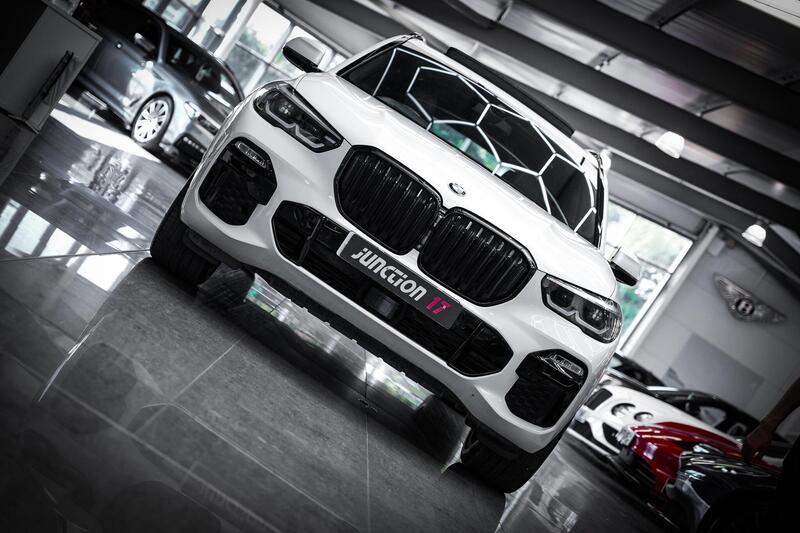 BMW X5 view 4