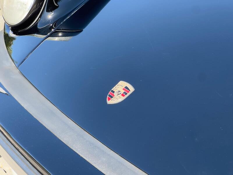 Porsche 911 view 7