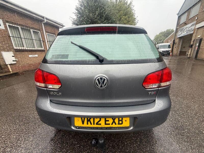 Volkswagen Golf view 4