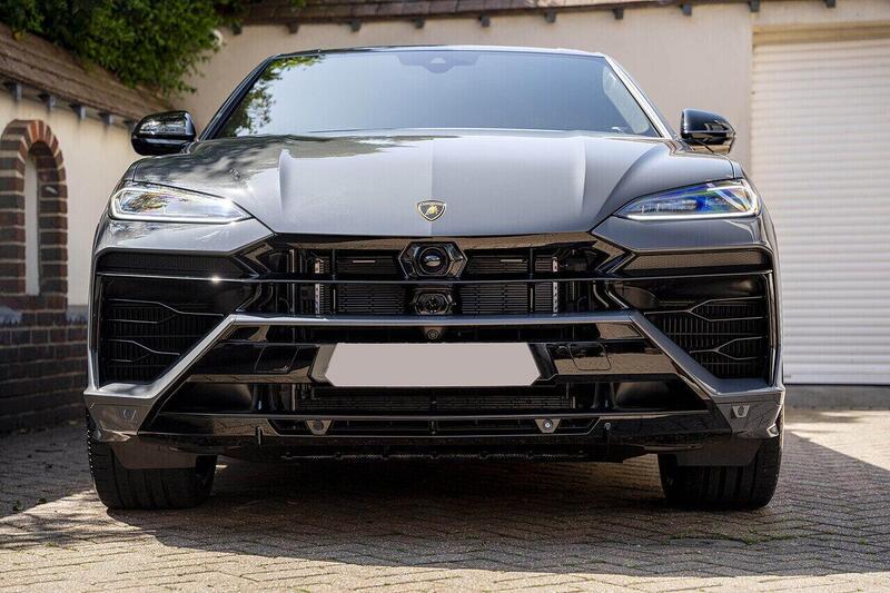 Lamborghini Urus view 2