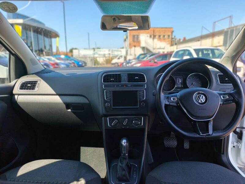 Volkswagen Polo view 6