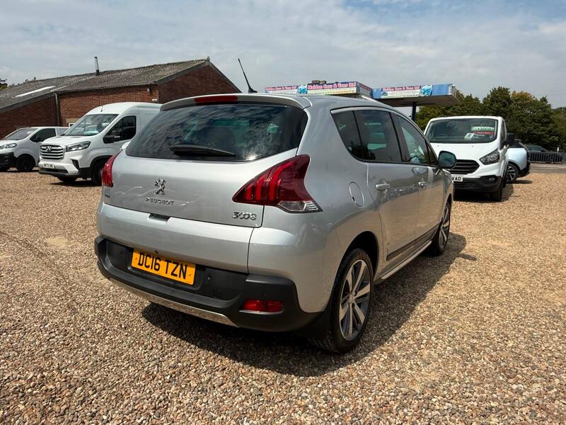 Peugeot 3008 view 5