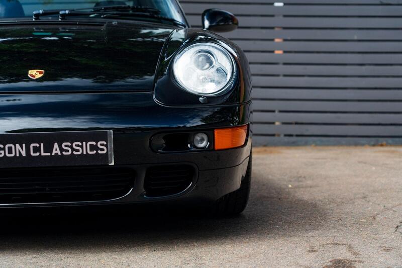 Porsche 911 view 6
