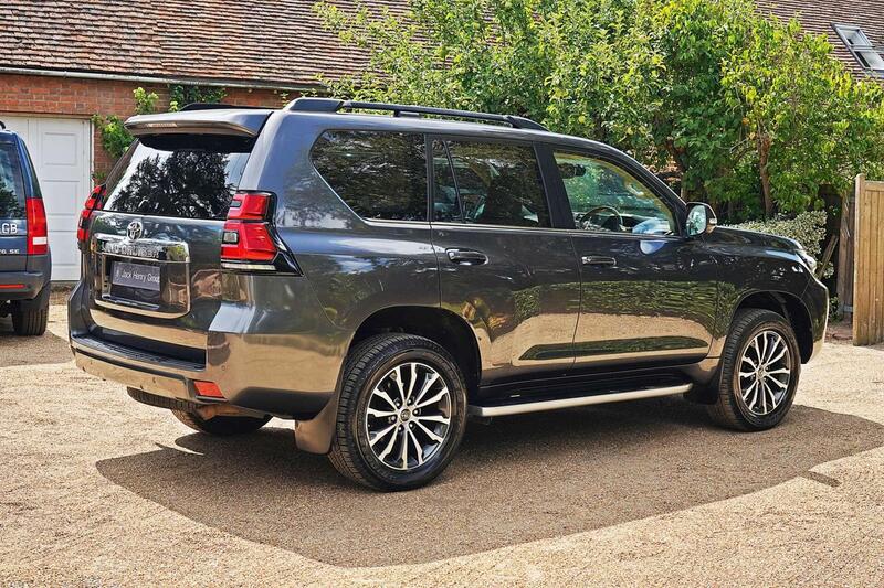 Toyota Land Cruiser view 7