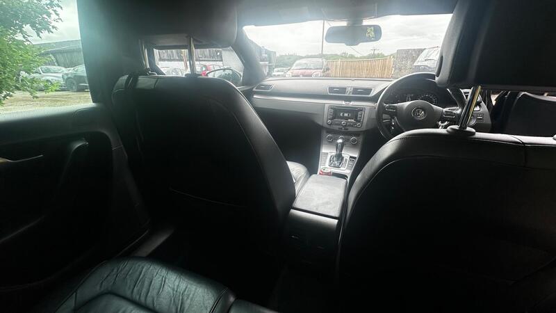 2014 Volkswagen Passat — photo 11