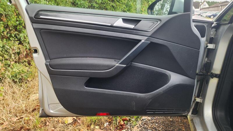2014 Volkswagen Golf — photo 46
