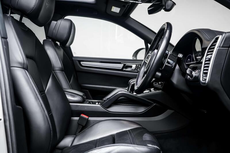 Porsche Cayenne view 6