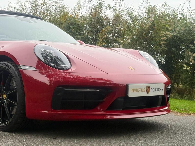 Porsche 911 view 17