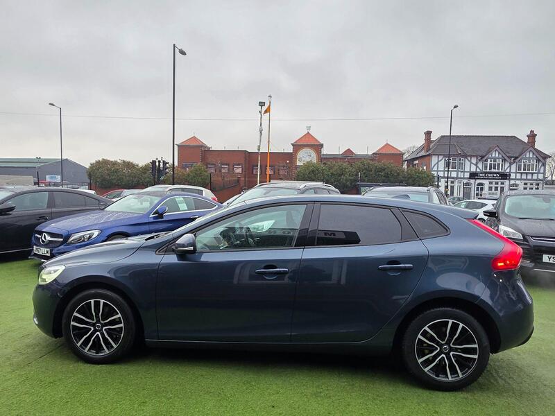 Volvo V40 view 6