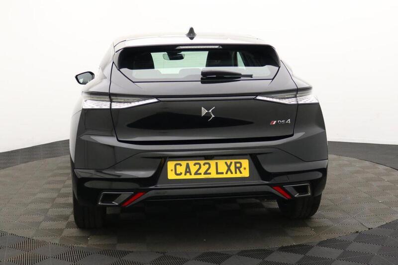 DS Automobiles DS 4 view 5