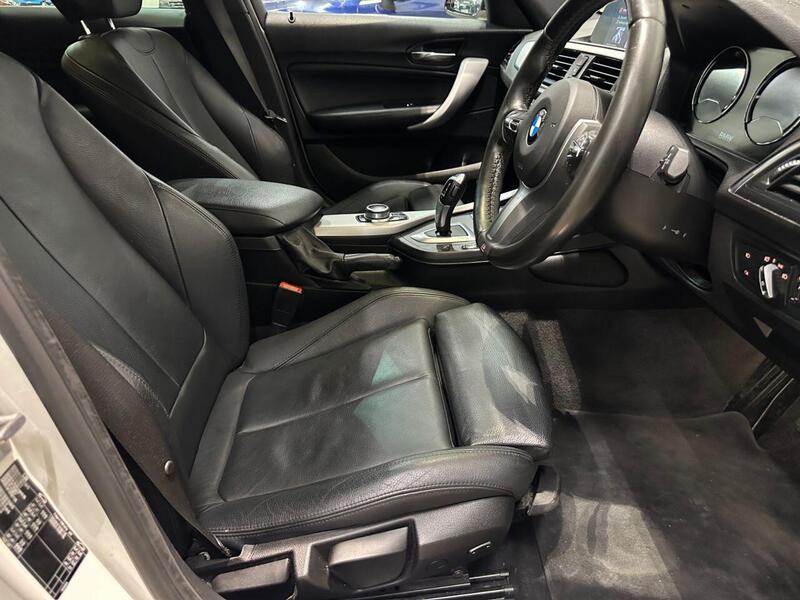 BMW 1 Series view 4