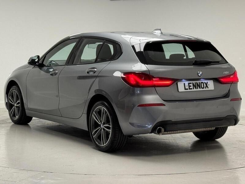 BMW 1 Series view 4