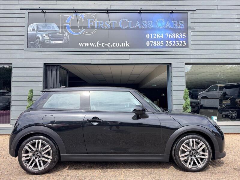 Mini Cooper MINI Cooper view 4