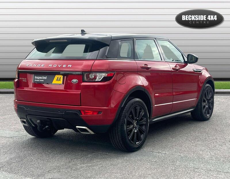 Land Rover Range Rover Evoque view 3