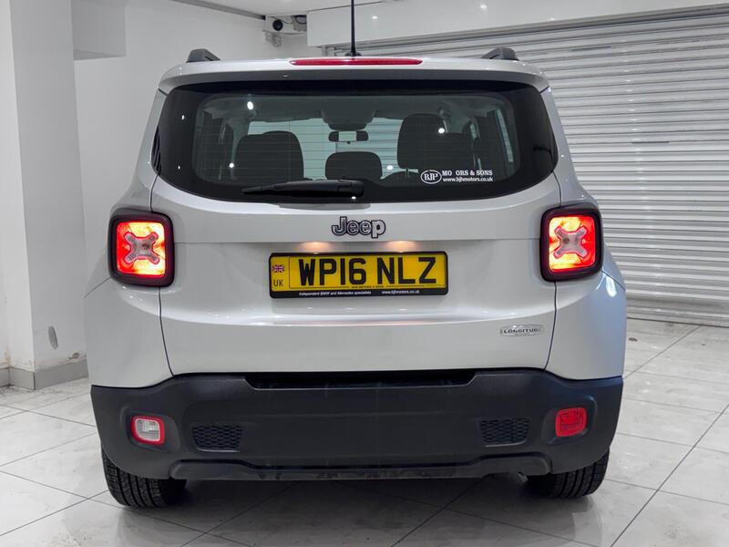 Jeep Renegade view 6