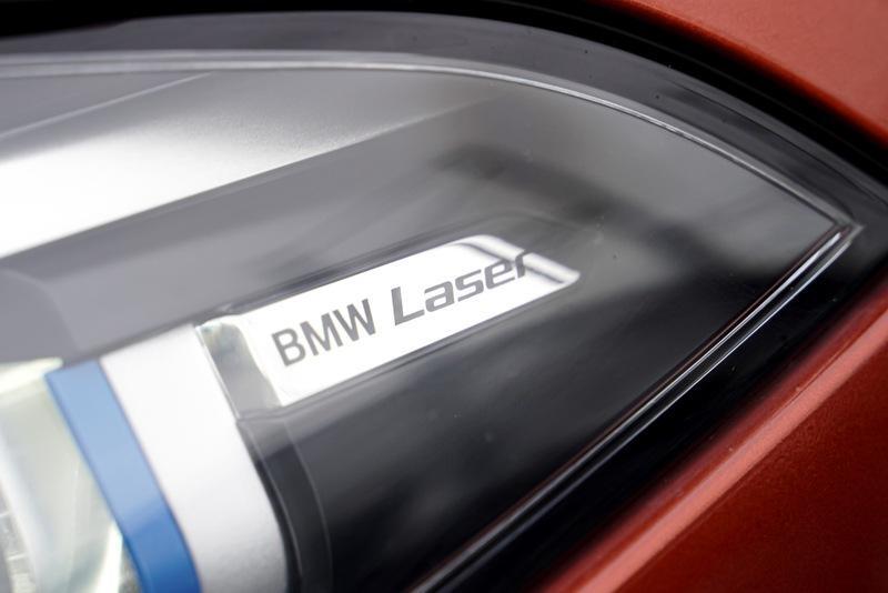 BMW 8 Series view 12