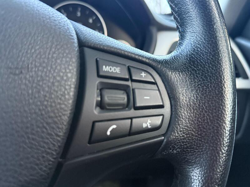 BMW 3 Series view 27