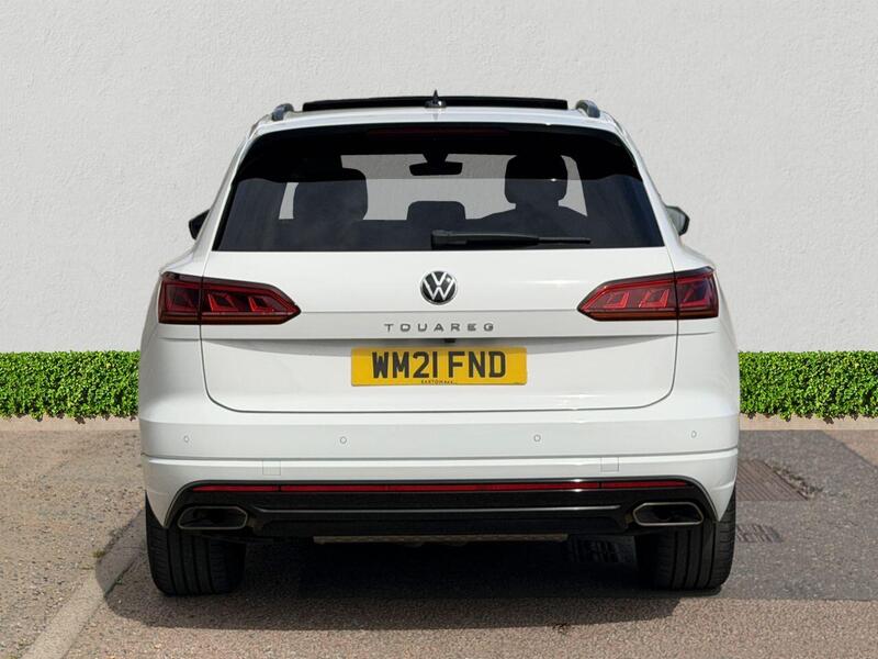 Volkswagen Touareg view 6