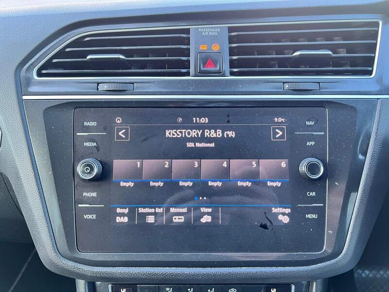 Volkswagen Tiguan view 6