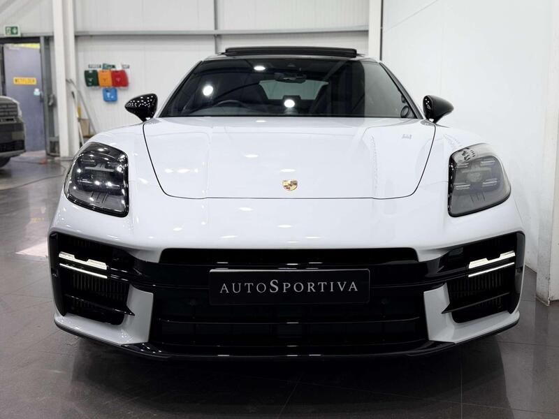 Porsche Panamera view 7
